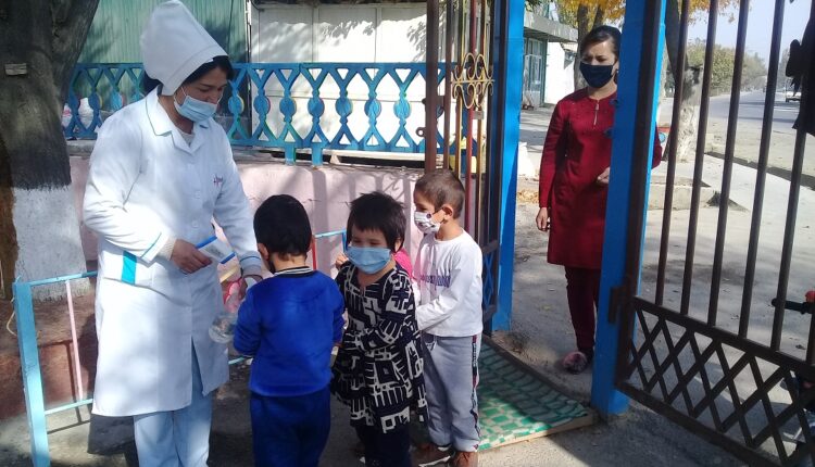 Корҳои ташфиқотию тарғиботӣ дар кӯдакистон ва бозори ноҳияи Ҷ. Расулов-и вилояти Суғд